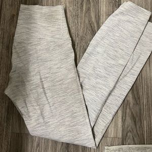 Lululemon Wunder Under Leggings size 4 great condition